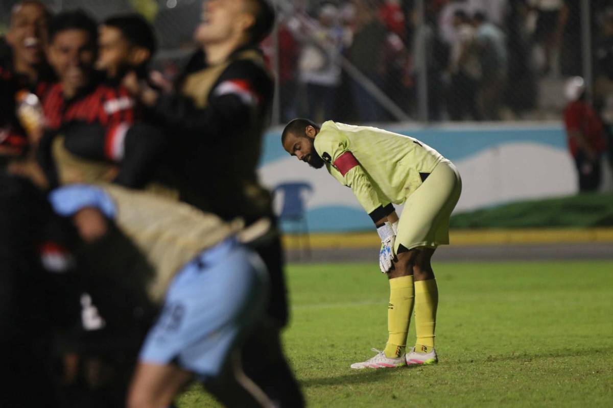 Alajuelense le pintó la cara, decepción en Olimpia al fallar en Copa Centroamericana 2025 y lágrimas al salir en camilla