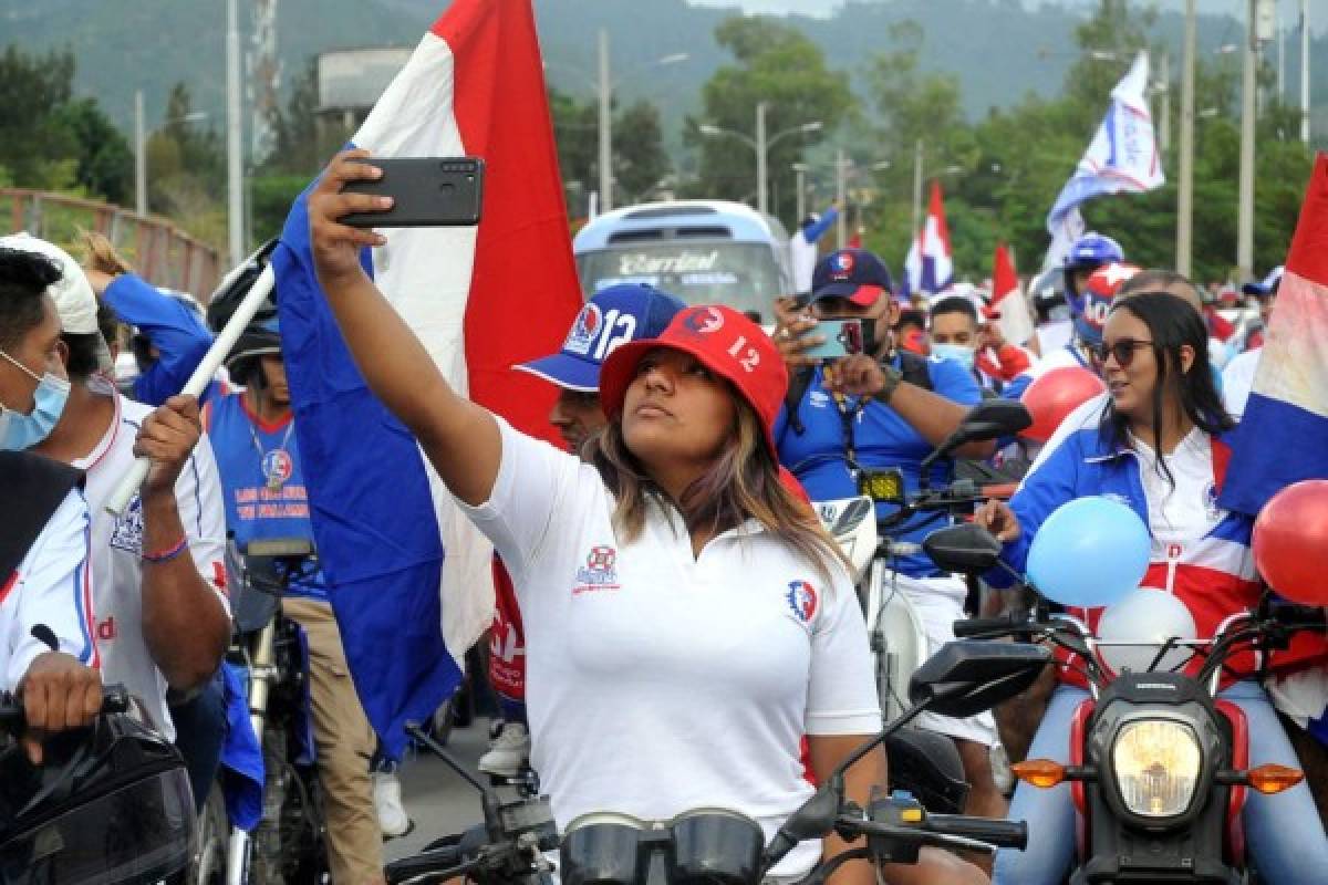 ¡Impresionante caravana! Afición del Olimpia se desborda y celebró a lo grande los 109 años de historia