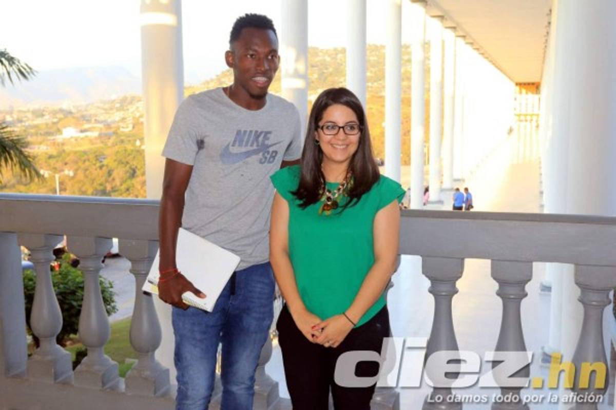 Así es la vida del delantero Alberth Elis en la Universidad