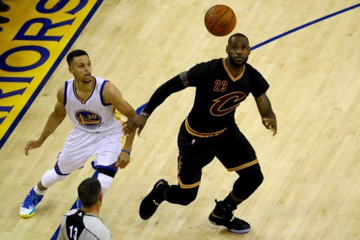 Cleveland se resiste a darle el bicampeonato a los Warriors