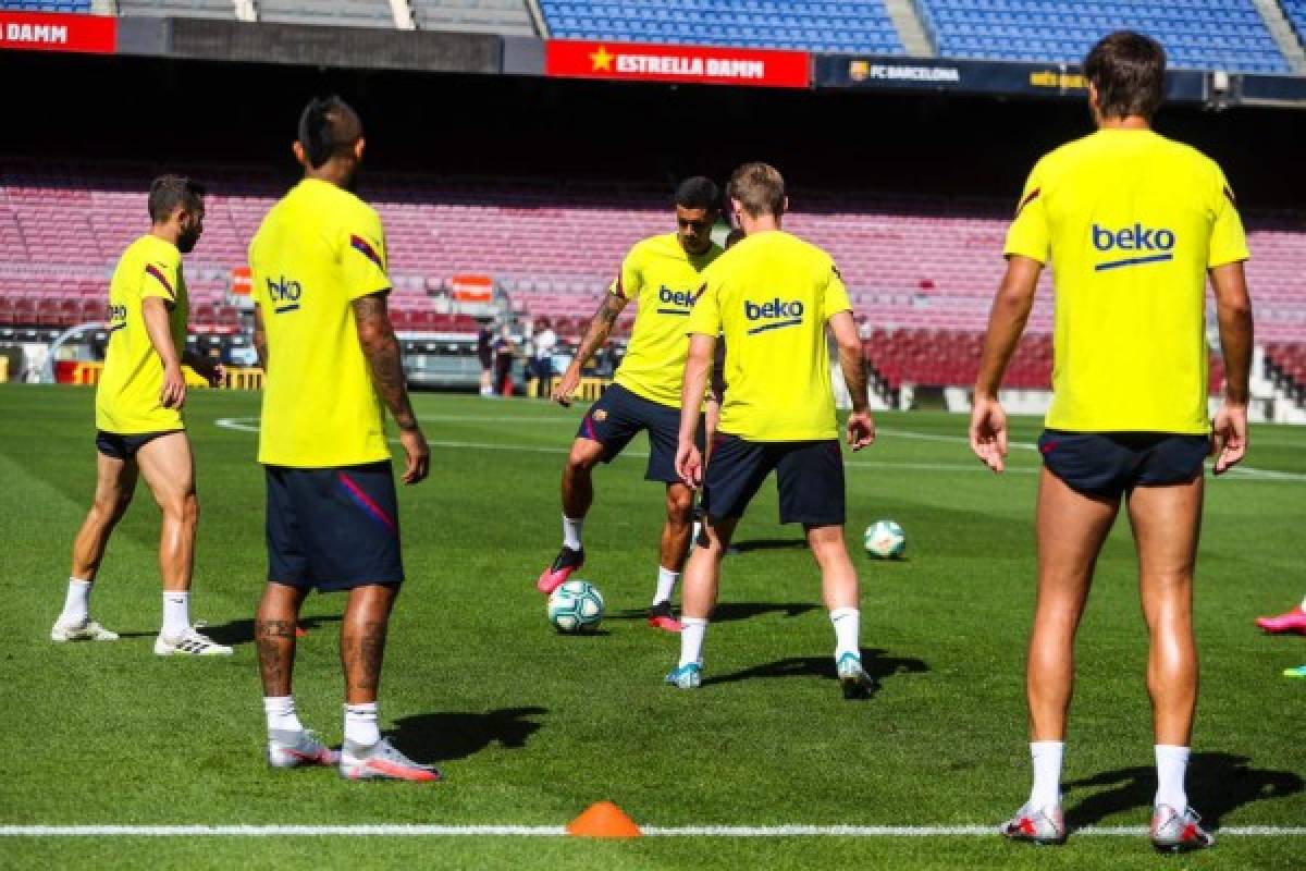 Messi se entrena en el Camp Nou, Suárez puede volver a jugar