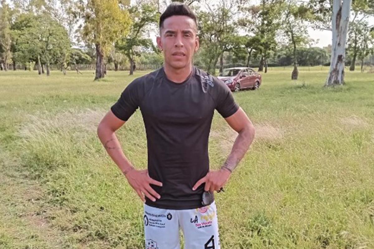 Jugó con Messi, trabajaba como Uber y tuvo que retirarse con 32 años: Hoy llega el día más duro de mi vida