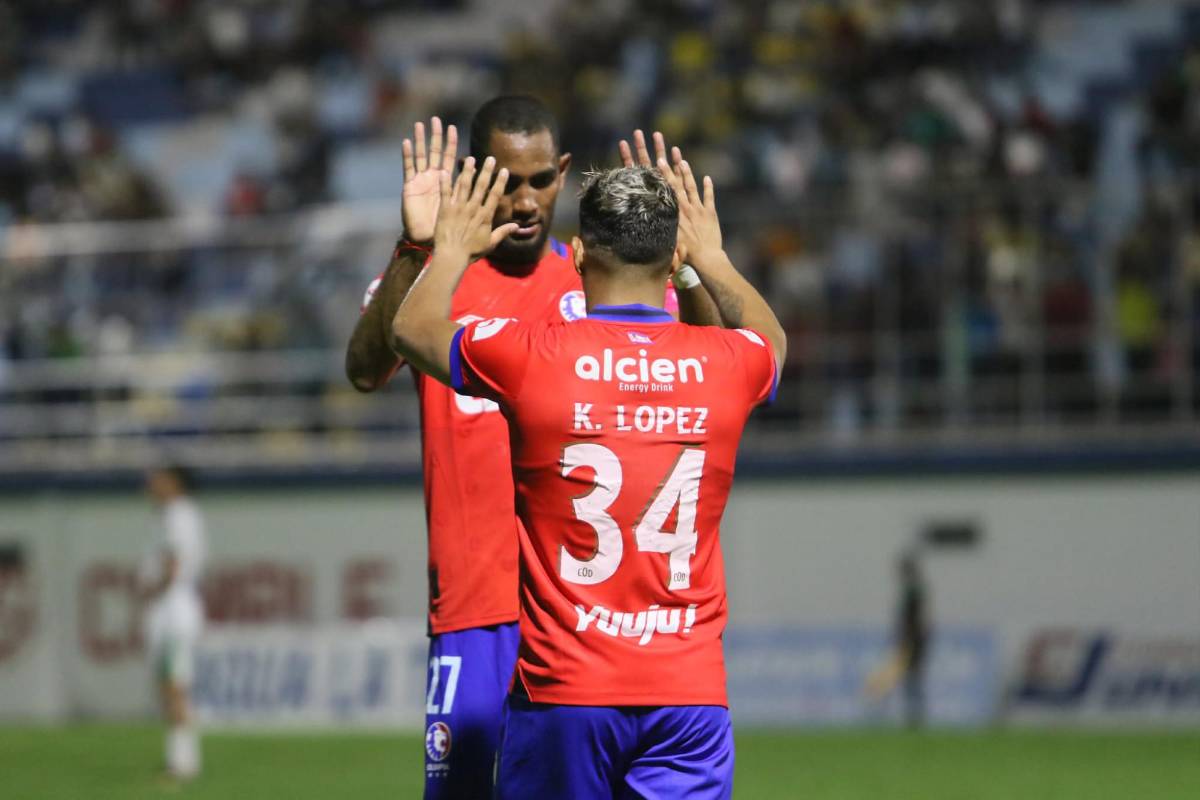 Olimpia celebra en Juticalpa, el debutante de Espinel, bellas chicas y el aficionado que se infiltró en el Juan Ramón