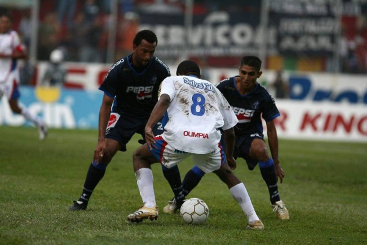 Fotos memorables de los clásicos Olimpia-Motagua