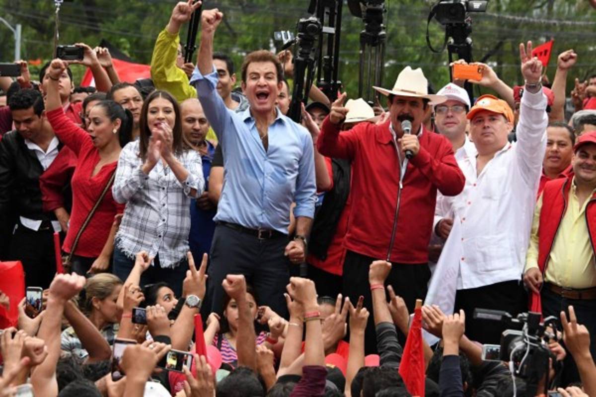 LOCURA: Así festejó Salvador Nasralla tras declararse como el próximo presidente de Honduras