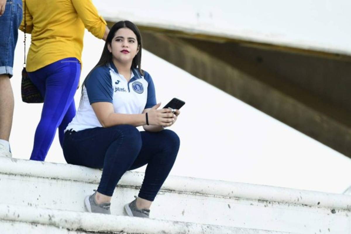 ¡BELLEZA! Las despampanantes chicas que engalanaron el estadio Olímpico