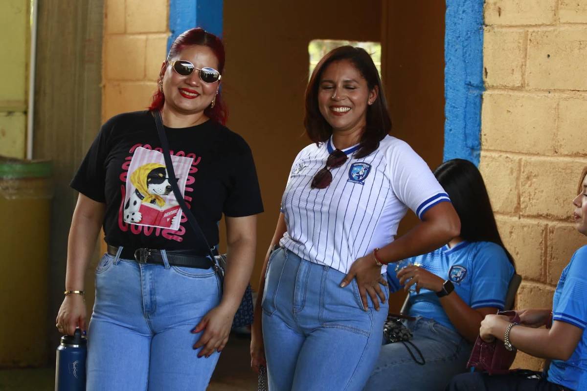 ¿Quién es la periodista de negro? Hermosas mujeres que enamoran en La Paz