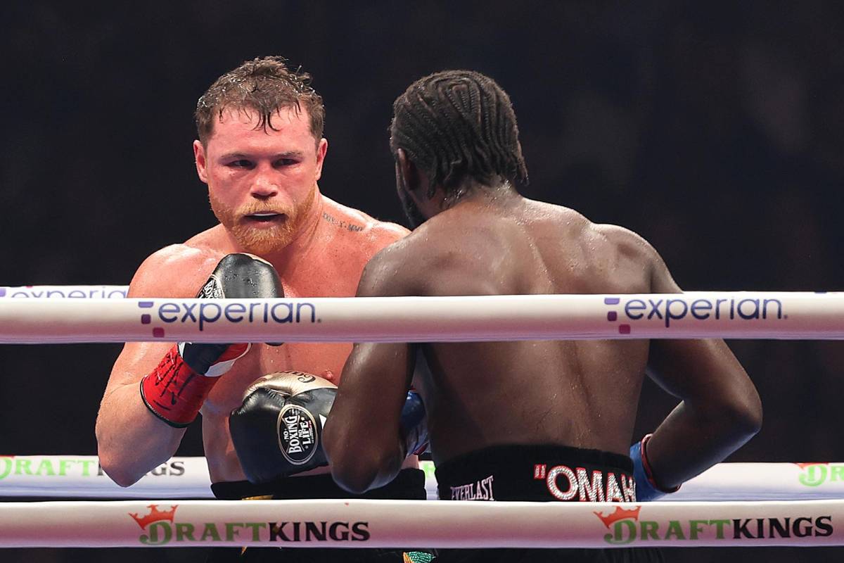 'Canelo' Álvarez fue humillado en Las Vegas, las celebridades presentes y, ¿por qué Crawford devolvió los cinturones?
