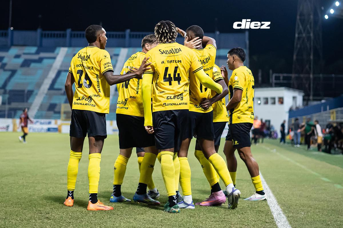 Real España lidera el torneo Clausura 2026 con 14 puntos y de manera invicta. (Foto Mauricio Ayala)