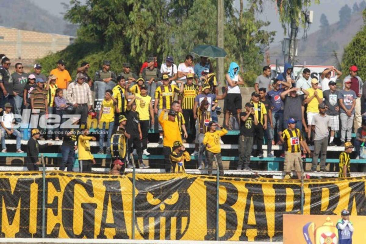 No se vio por TV: Zafarrancho y gas lacrimógeno en Puerto Cortés