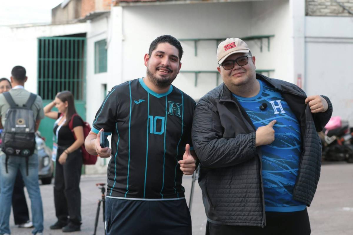 ¿Quién era la chica de azul? Pancarta sorprende, ritmo punta y jamaiquino con un ojo en Guatemala