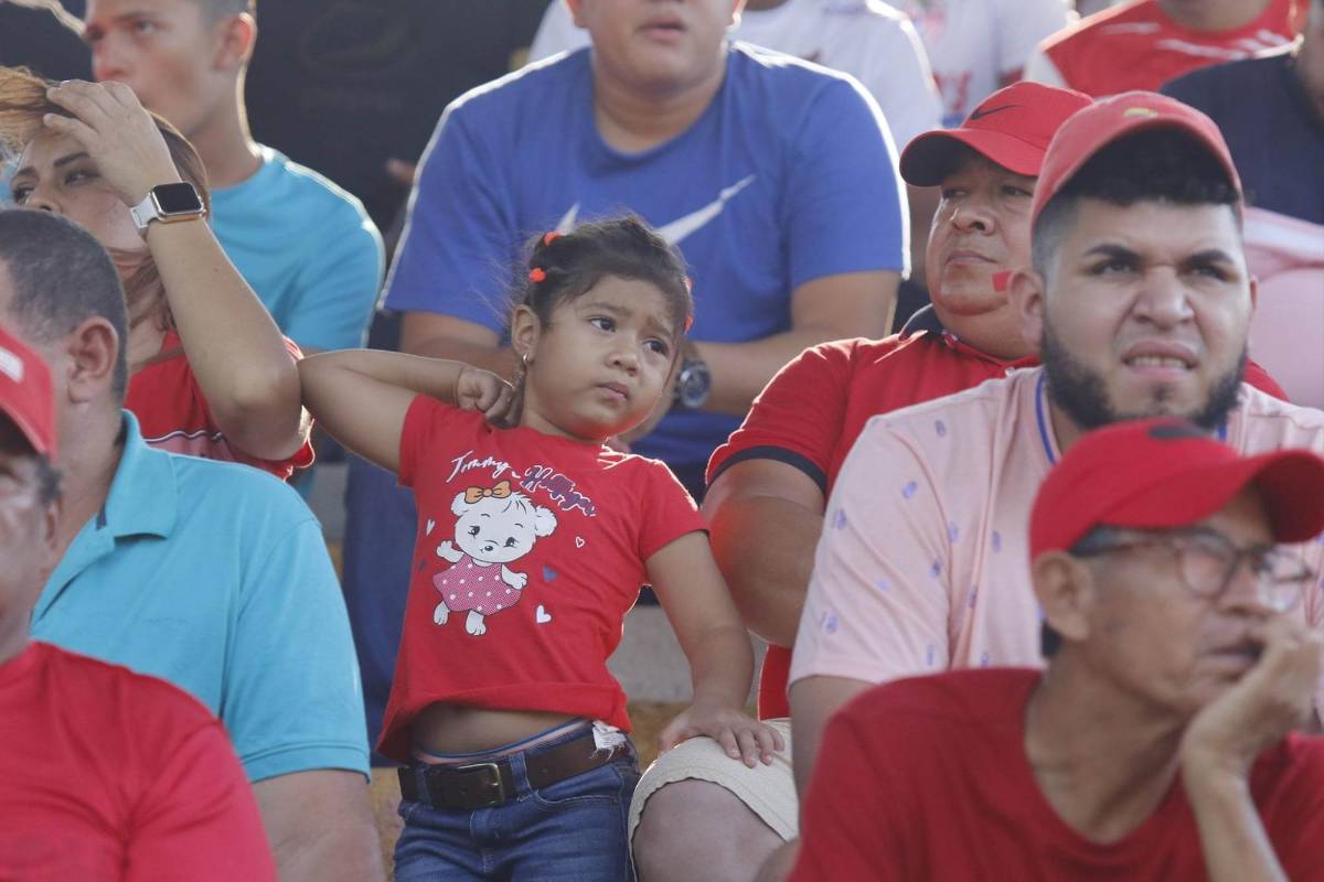 Belleza en las gradas y entrega total en la cancha; Real Sociedad no estuvo solo en el último partido del Clausura 2023