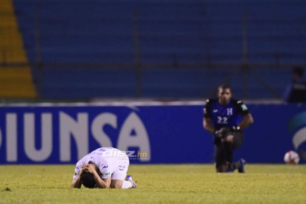 Las impactantes y desgarradoras fotos de los futbolistas de Honduras en el Olímpico y el júbilo de los panameños