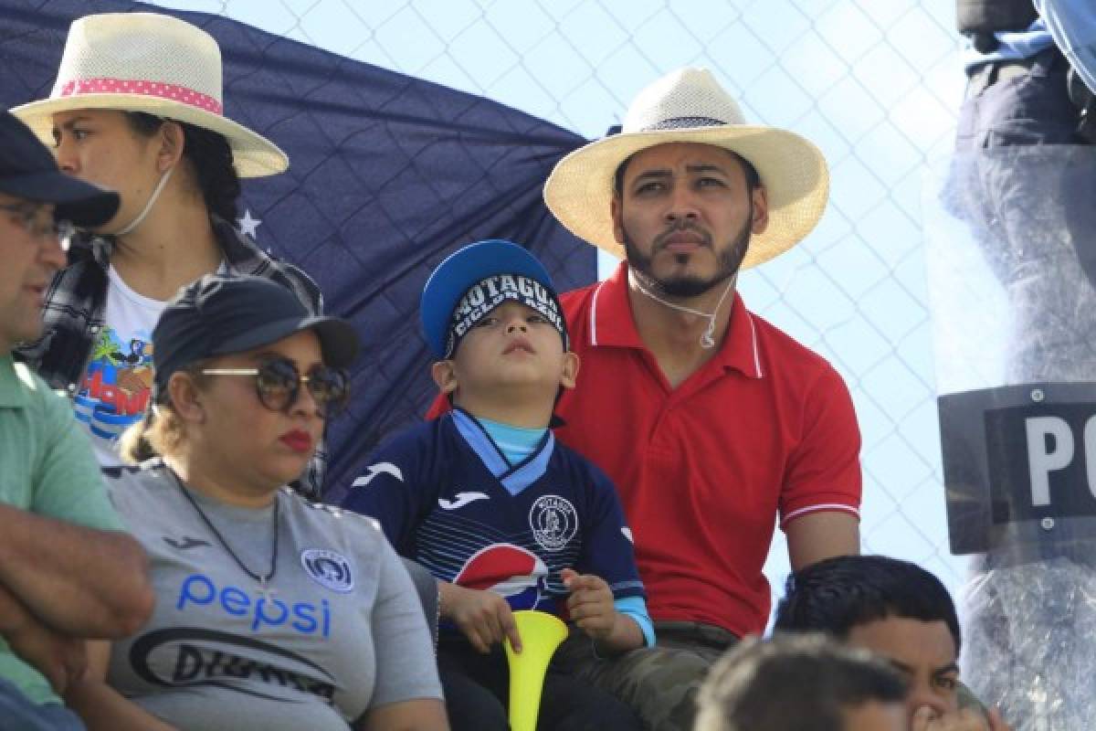 ¡Ambientazo! En Danlí se rinden ante Motagua y pintan de azul el Marcelo Tinoco