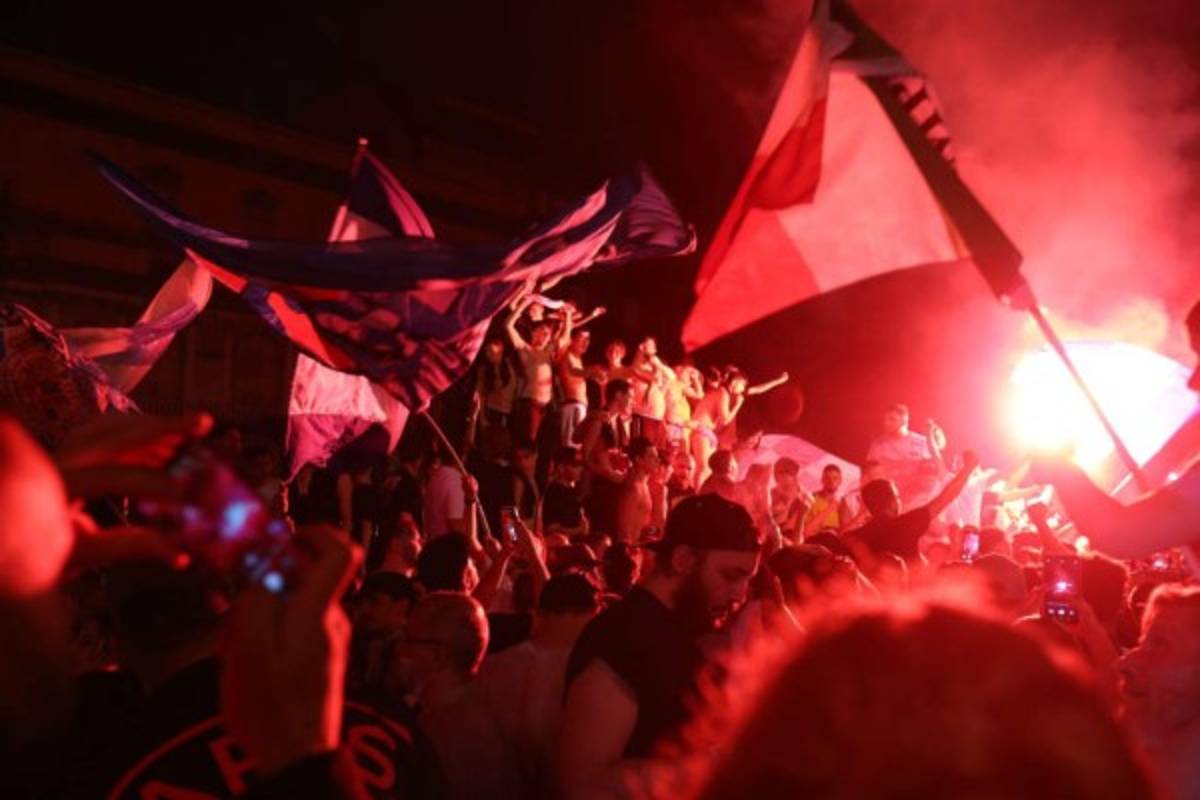 ¿Y el coronavirus? Así fue la polémica celebración de miles de hinchas del Napoli en Italia