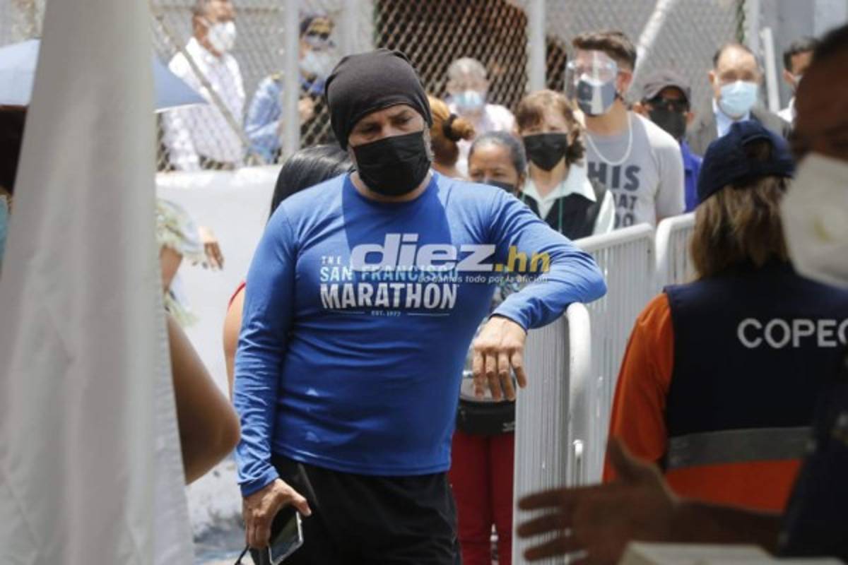 Llanto y consternación en el último adiós de Chelato Uclés en el estadio Nacional de Tegucigalpa
