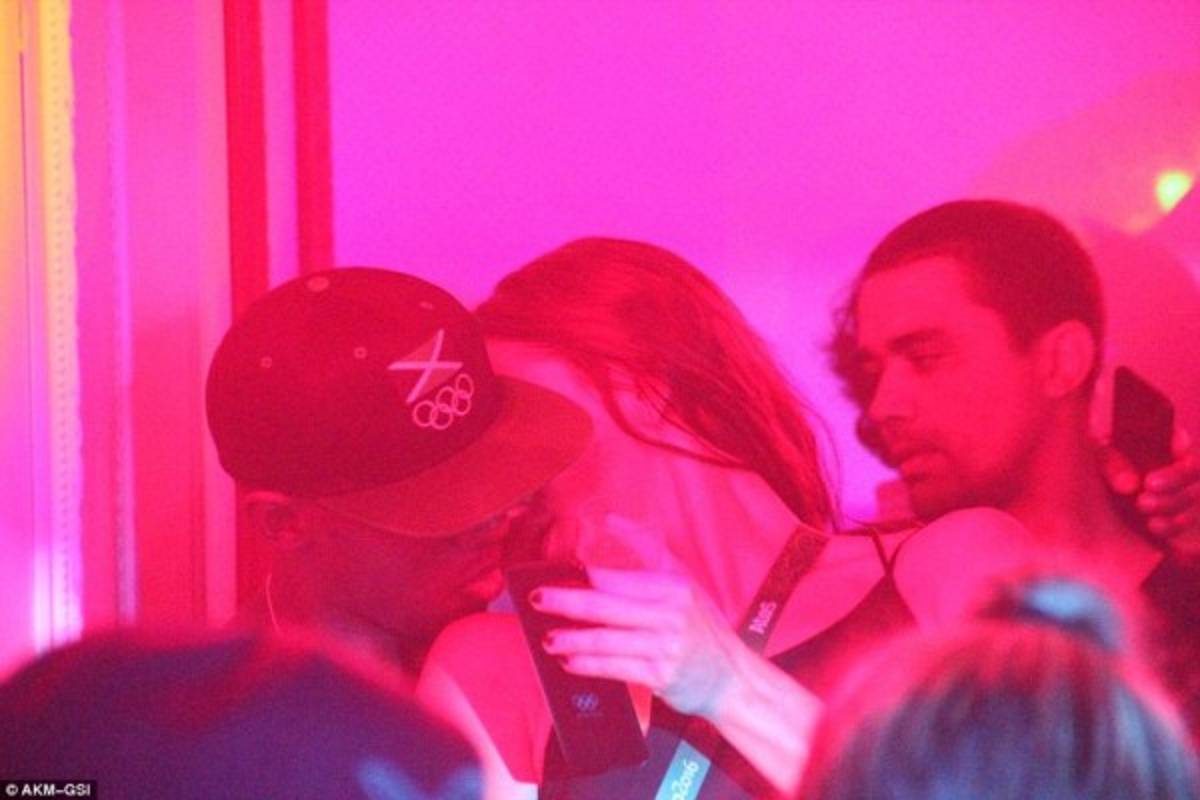 Escandalosas fotos de la fiesta de Usain Bolt ¡con una tercera mujer!