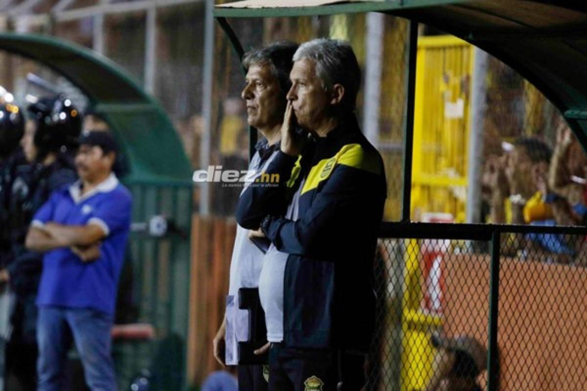 No viste en TV: Rostros tristes en Motagua, mensaje oculto de Ángel Tejeda y patadita a Edwin Solano