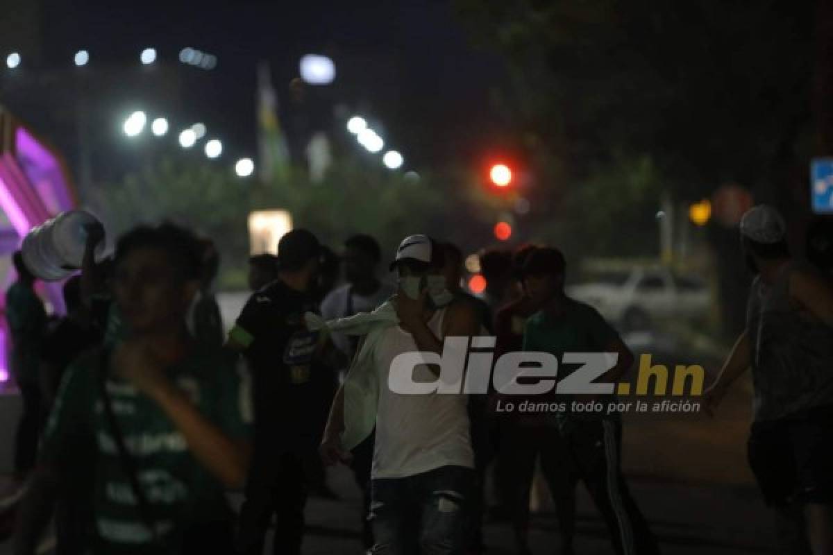 Minutos de terror en las afueras del Morazán: Lluvia de piedras y gases lacrimógenos