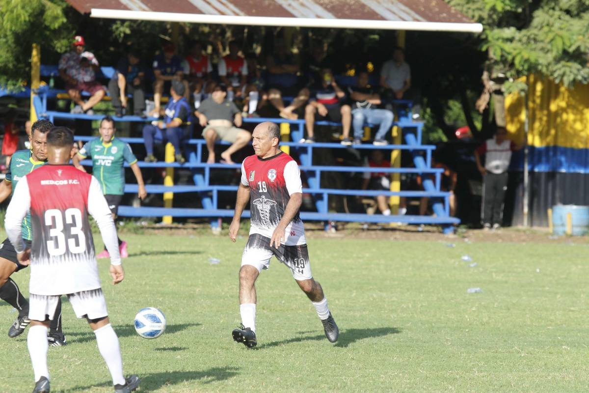 ¿A cuáles recuerdas? 22 exfutbolistas hondureños que juegan en la Liga de Veteranos: seleccionados y multicampeones