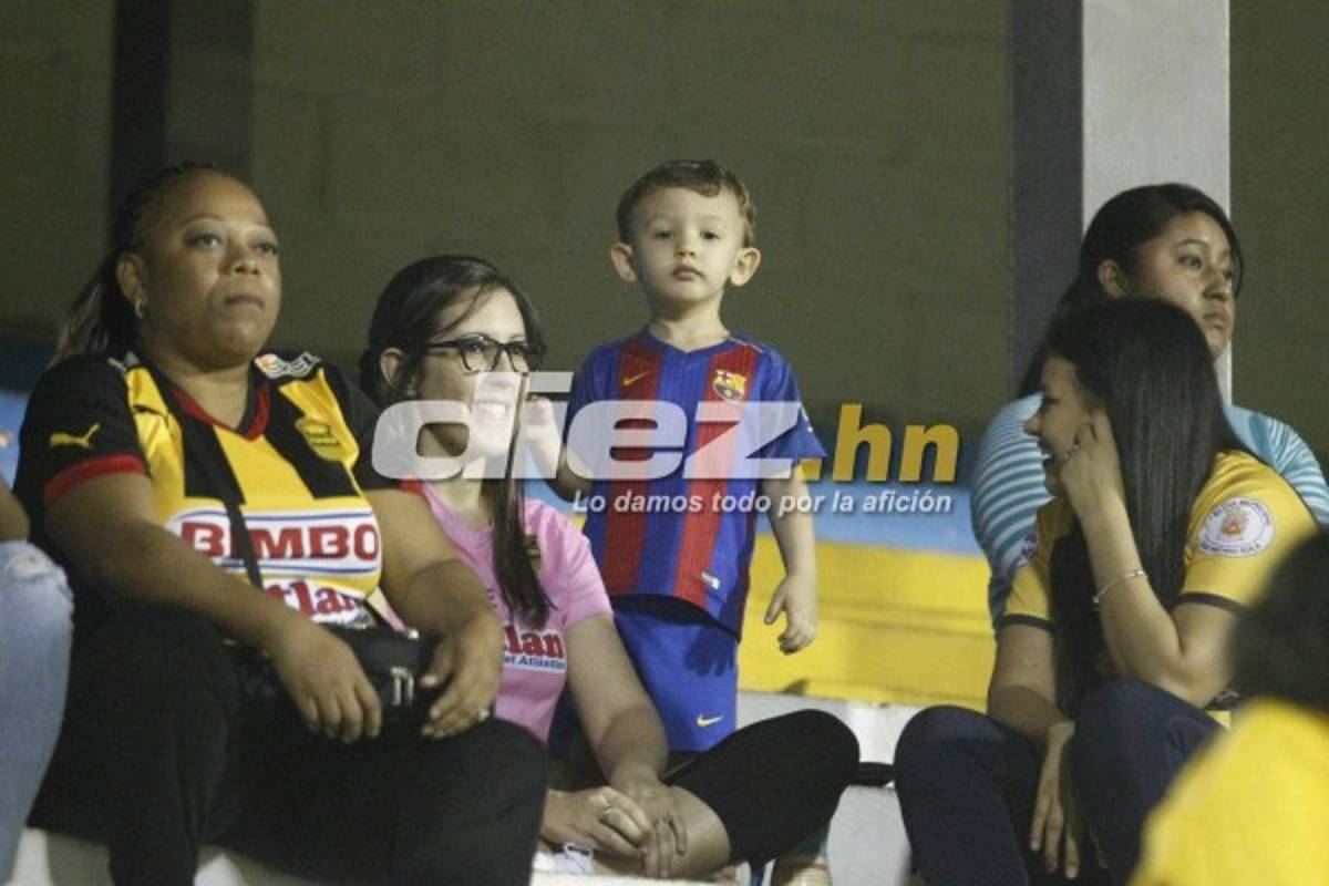 ¡Bellezadas! Las mujeres más lindas en los estadios de Honduras