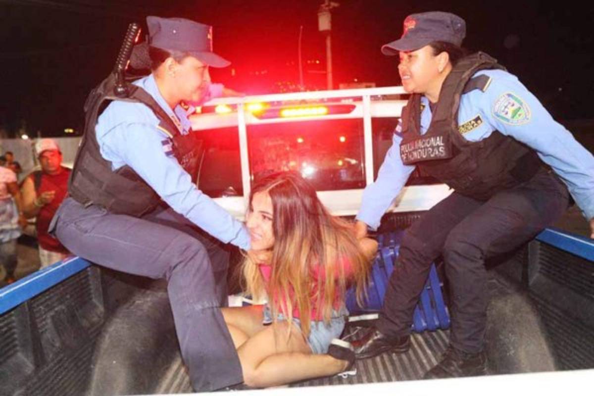 Las otras fotos que no viste del Motagua-Olimpia que terminó en caos