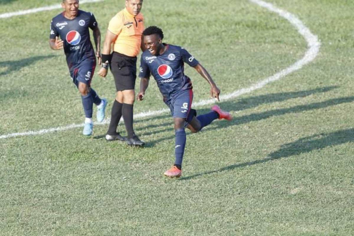 Carlos Adonys Mejía, el hombre del doblete en el Marathón-Motagua: “Esto es gracias al trabajo de todos; la mala racha quedó atrás”