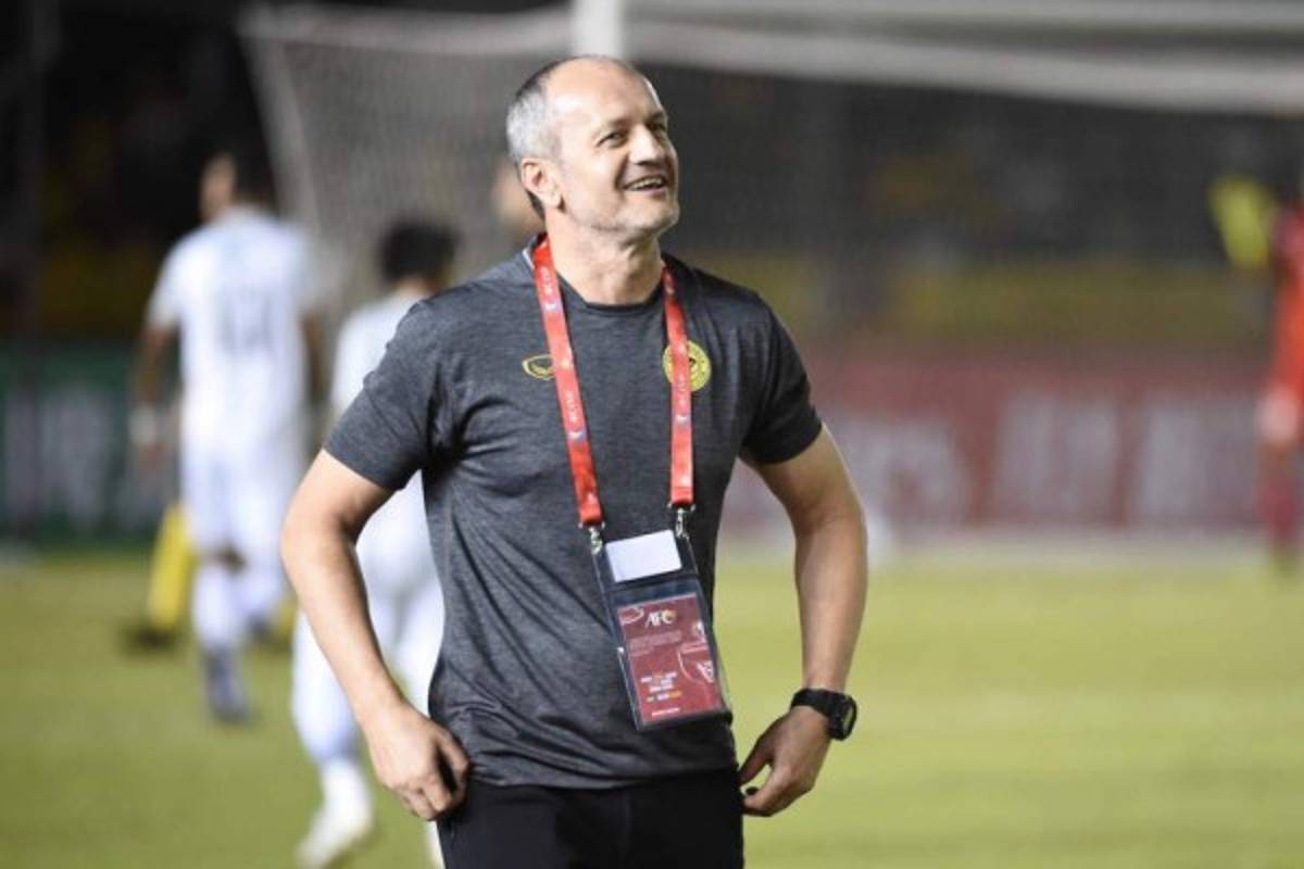 ¿Dónde están los extécnicos extranjeros que vinieron a Honduras? Uno dirigirá al Monterrey de México