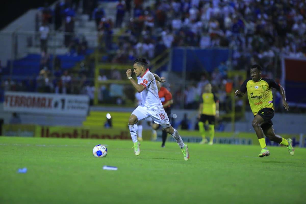 Edwin Rodríguez se refiere a la posibilidad de jugar en San Lorenzo de Almagro tras la llegada de Pedro Troglio