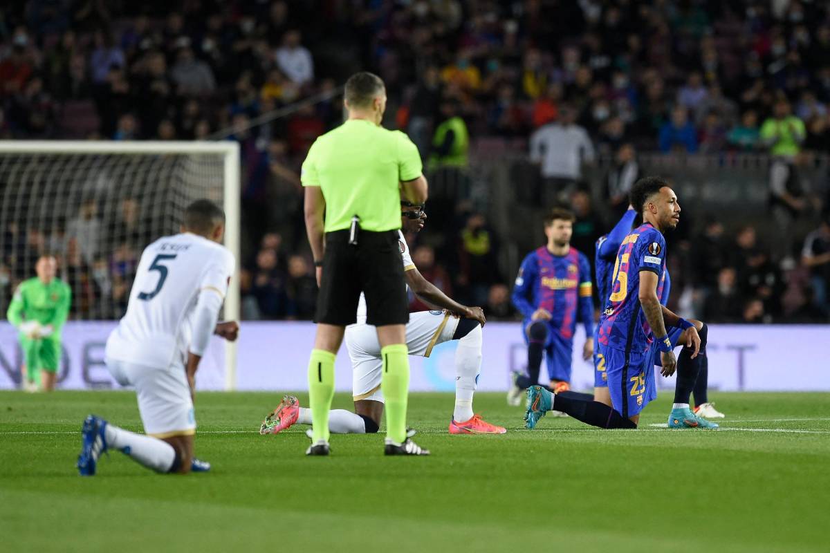 FOTOS: ¿Nuevo fichaje? El crack que estuvo en el Camp Nou, la sentencia a Dembélé y la enorme pancarta en el Barcelona-Napoli