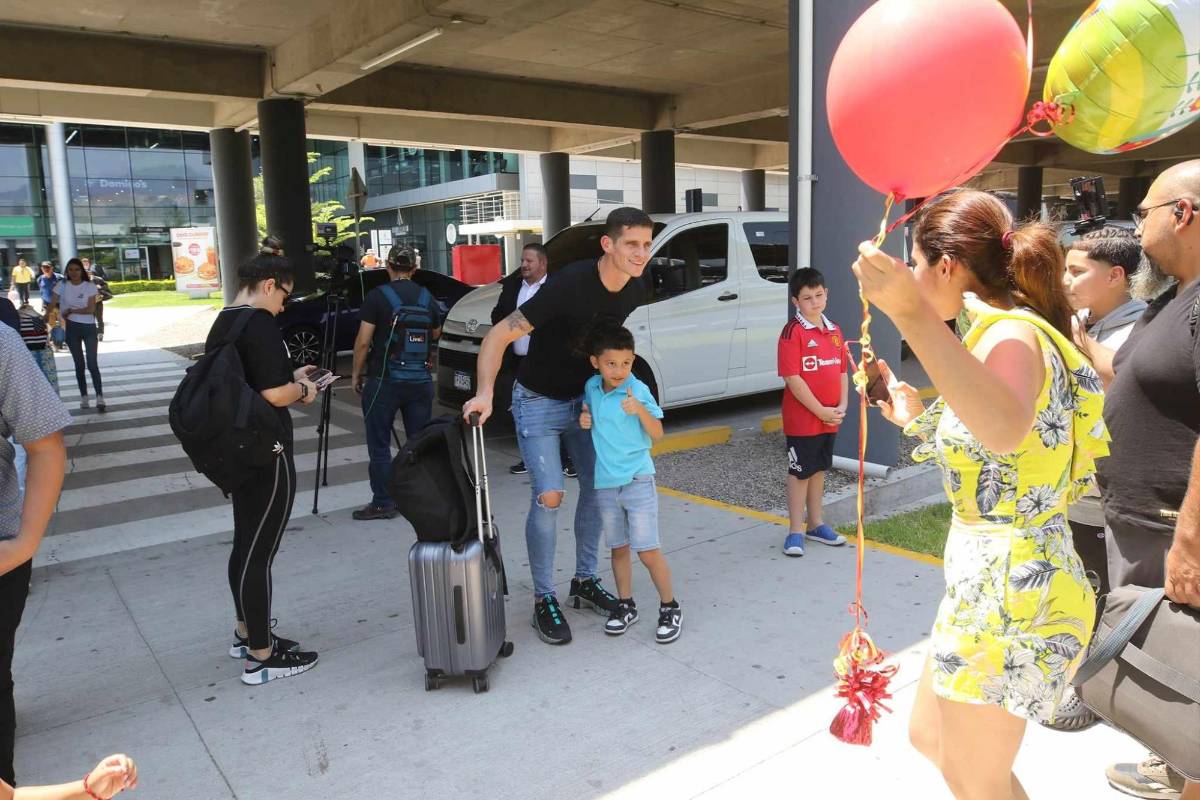 Rougier el más asediado, el percance de Edwin Rodríguez, el tierno momento de Najar y, ¿qué buscaba Marcelo Santos?