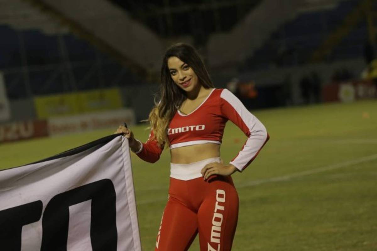 ¡Regresó la colocha! Las espectaculares mujeres que endulzan el repechaje en Honduras