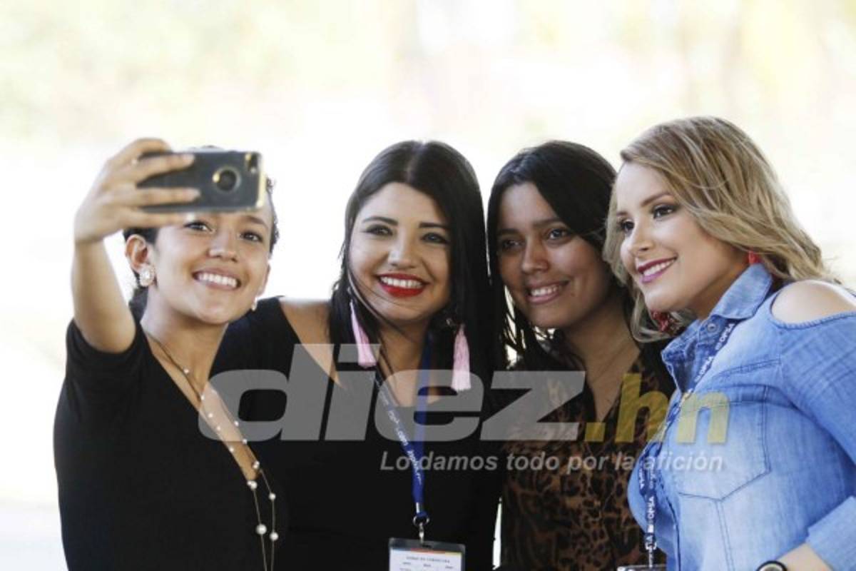 FOTOS: Visitas de lujo, juego de cartas y mucha belleza en el entrenamiento del Marathón