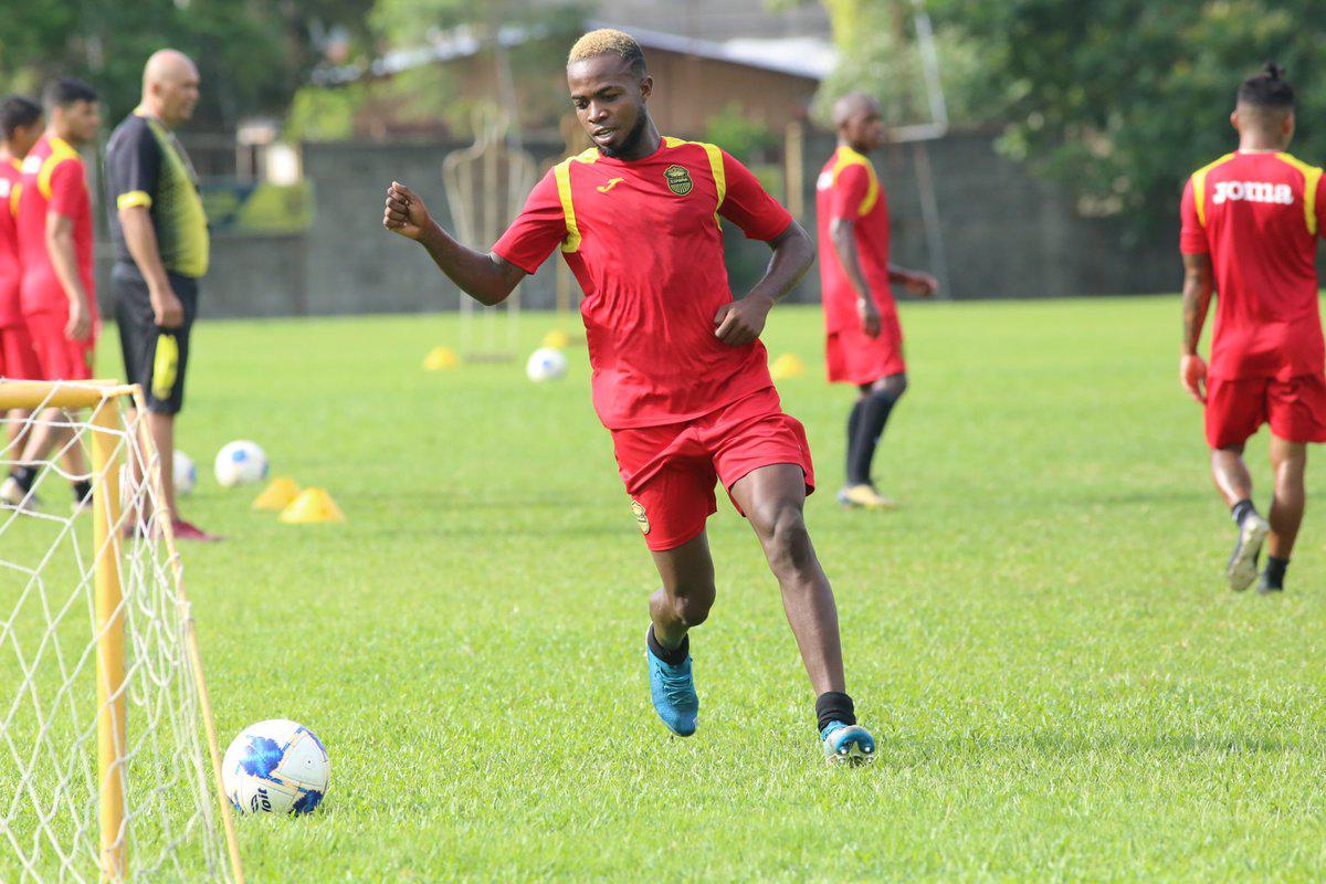 Los desarmadores: Allan Banegas y Jack Baptiste, futbolistas con más faltas cometidas en el Clausura