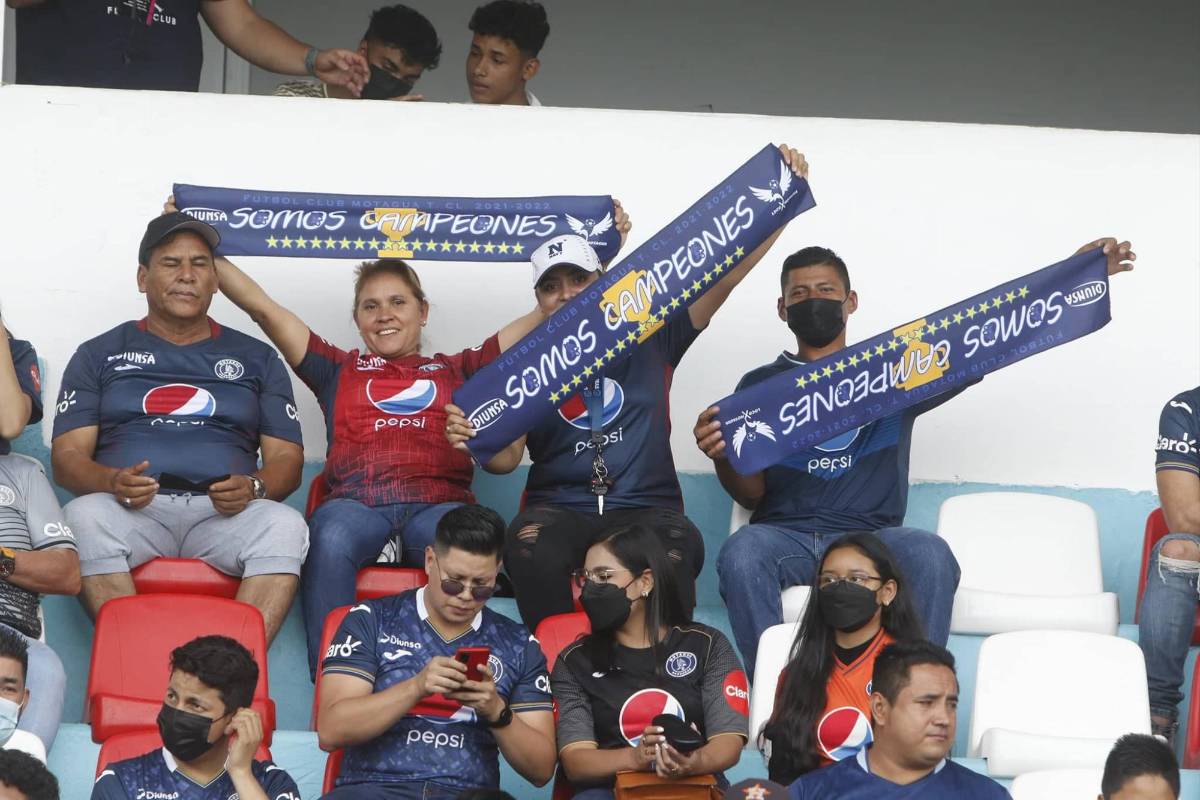 ¿A quién ‘espiaba’ Héctor Vargas? Derroche de bellezas, pasillo a Motagua, el abrazo de Obando con su hijo y tremendo ambiente en Olancho