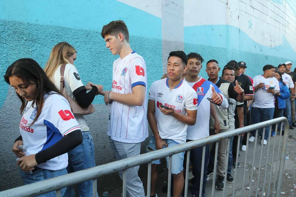 Olimpia vs Olancho FC: Los ‘gringos’ y venezolanos y lo que estos niños hicieron a los jugadores de potros en su llegada