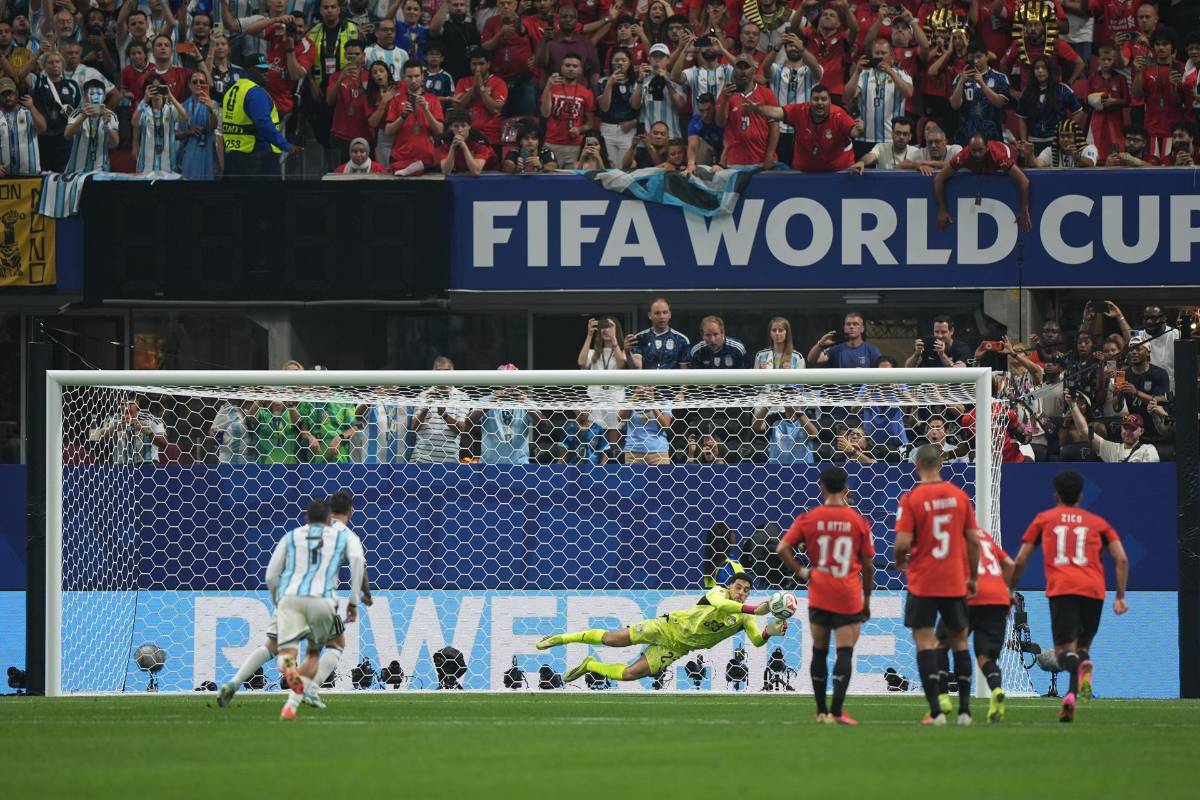 Las lágrimas de Messi, el penal que el VAR no le pitó a Egipto y celebración histórica