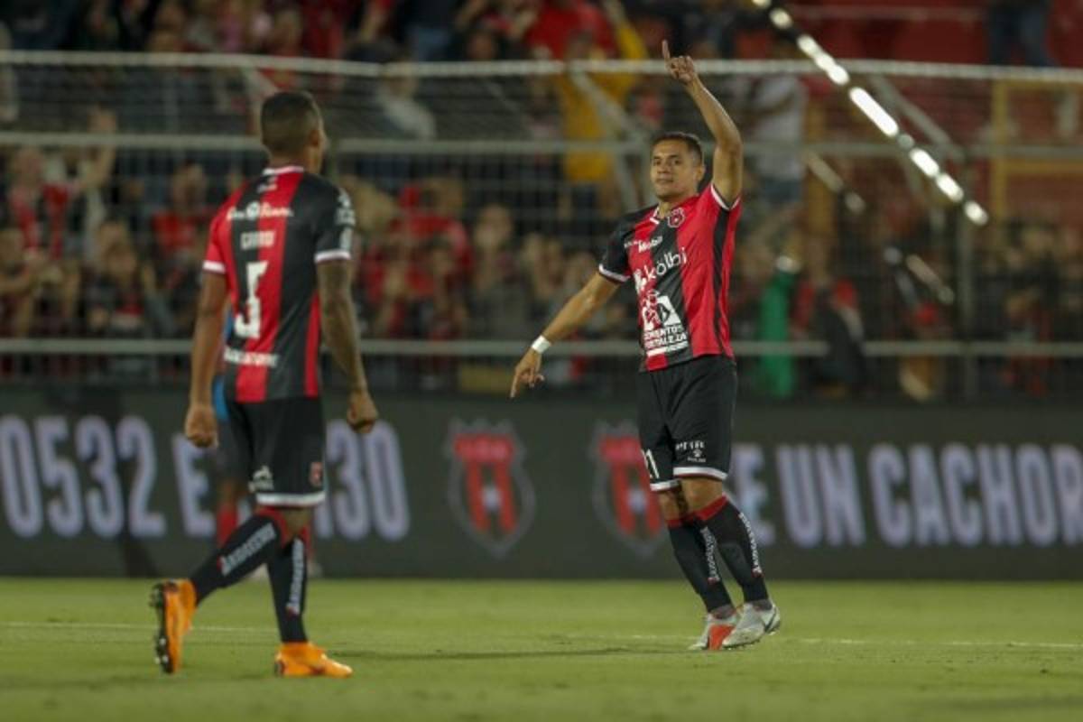 Roger Rojas no pasa por su peor racha de goles en Costa Rica
