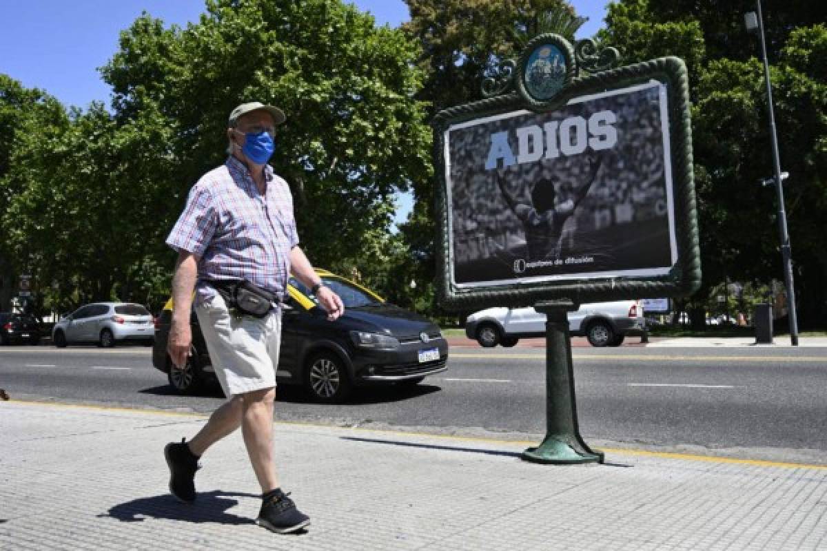 Sigue la tristeza y los homenajes: Las nuevas imágenes por el mundo del adiós a Maradona