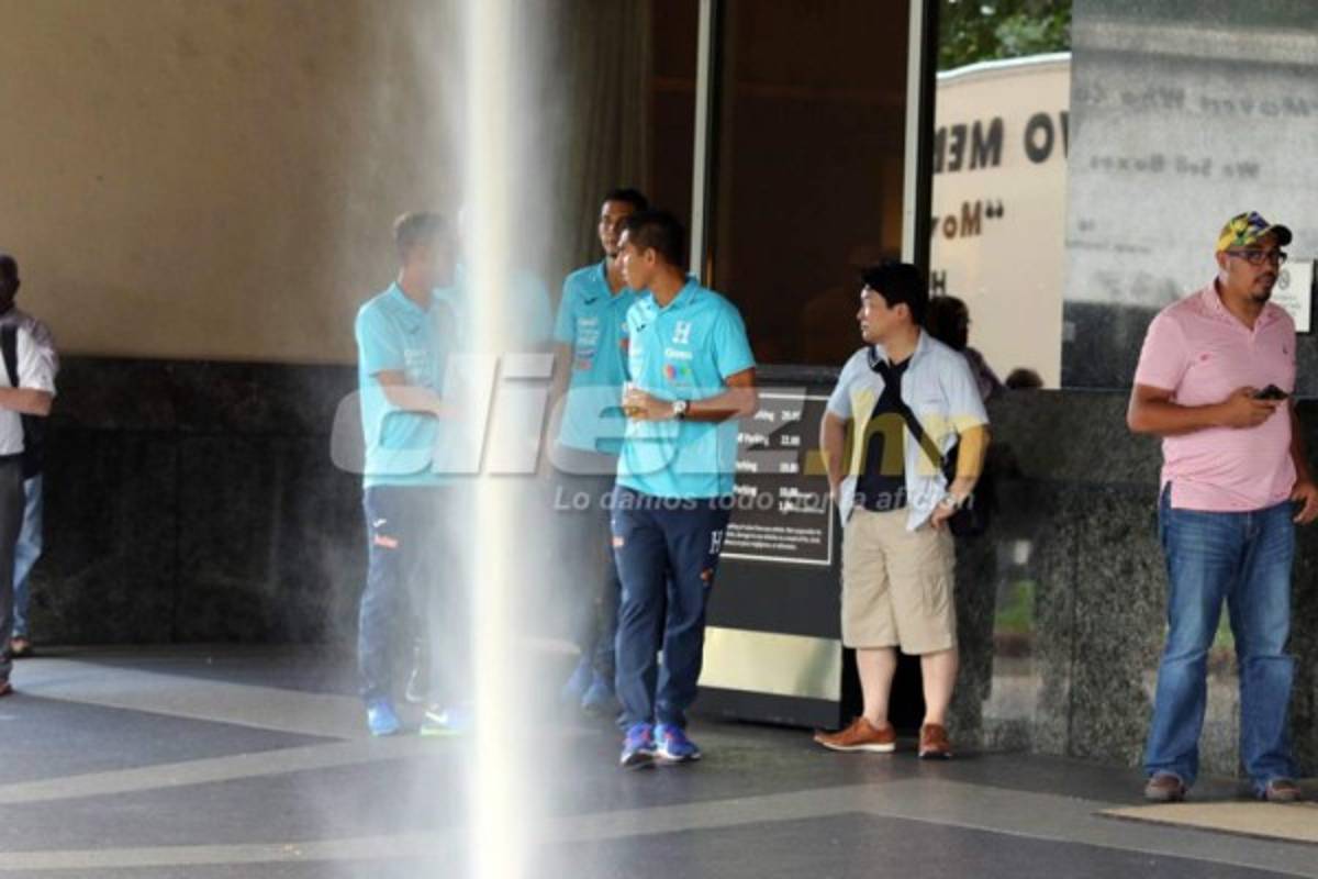 ¿Quién es la chica del tatuaje? Las imágenes de la llegada de Honduras a Houston  