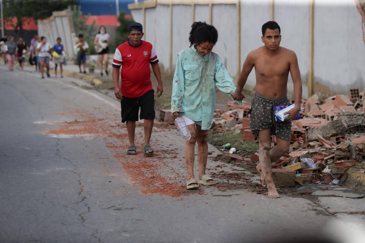 Edificios caídos y gente en la calle: así es la destrucción luego del terremoto en Venezuela