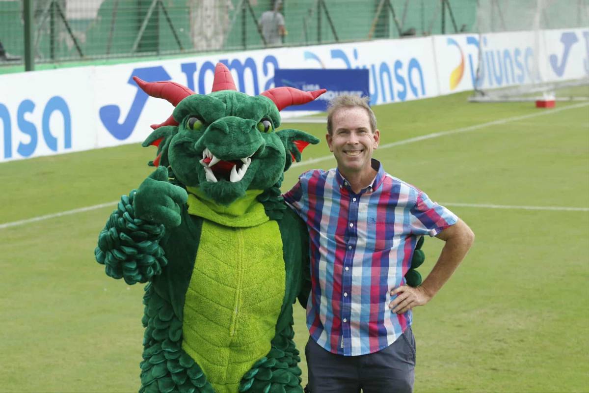 La chica de blanco que eclipsó a todos, el cevichito caro, pero rico, y el jugador que sorprendió al Marathón