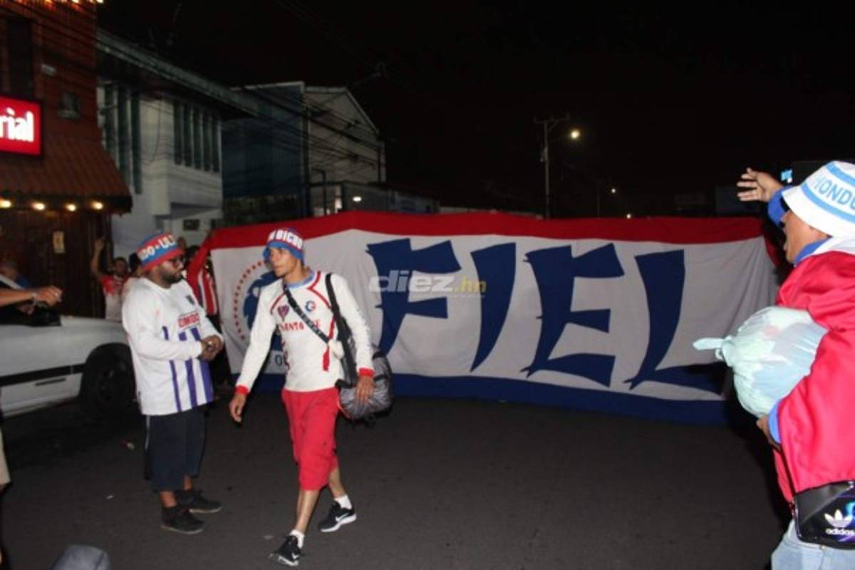 Nunca estarán solo: Olimpistas arropan en masa a su equipo para juego ante Saprissa