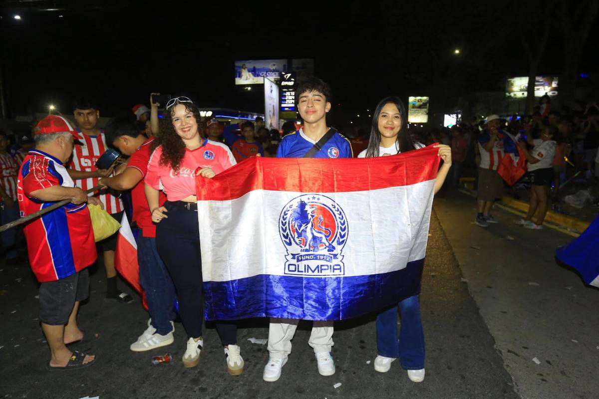 ¡Fiesta por la 39! Aficionados del Olimpia celebran por toda Honduras el título del torneo Clausura