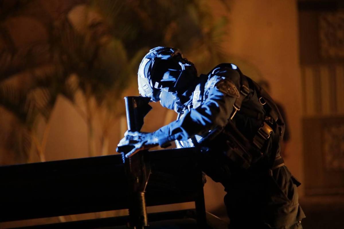 En fotos: Así militarizaron la lujosa casa del expresidente Juan Orlando Hernández tras ser solicitado en extradición por Estados Unidos
