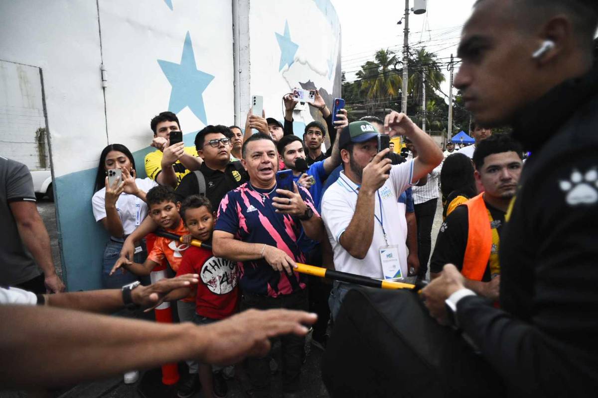 Olimpia presenta caras nuevas, el look llamativo en Real España y el gran ambiente previo al clásico en el Morazán