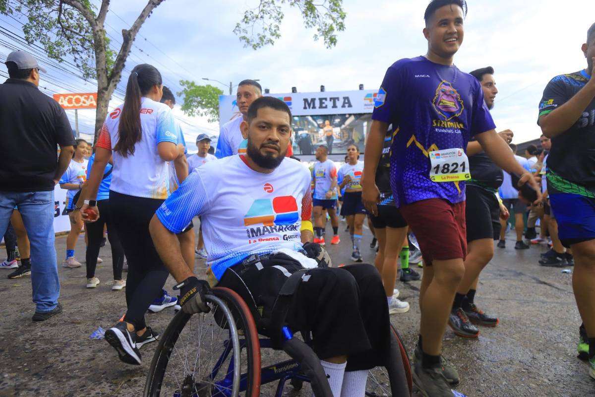 Maratón La Prensa: Atletismo puro, belleza femenina, mascotas corriendo y alegría en búsqueda de la meta