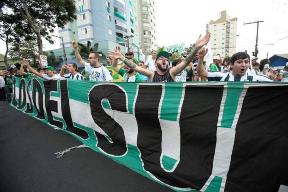 El Chapecoense vibró con sus 'hermanos' de Colombia en la final esperada