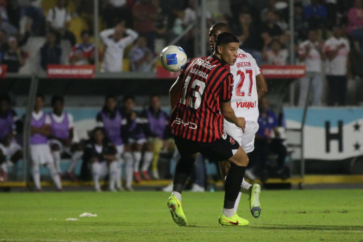 Alajuelense le pintó la cara, decepción en Olimpia al fallar en Copa Centroamericana 2025 y lágrimas al salir en camilla