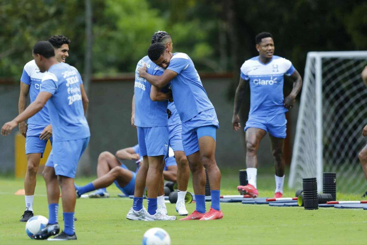 El 'desnudo' del Romántico Quioto, el gesto de Luis Palma y el legionario que se bajó del avión directo a entrenar